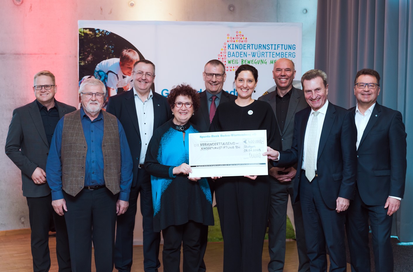 https://www.kinderturnstiftung-bw.de/wp-content/uploads/2023/01/Neujahrsempfang-2023-Scheckuebergabe.jpg