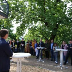 Presse und Projektteam kommen zusammen.