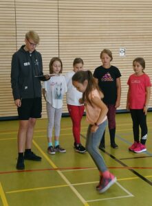 Mit der Turnbeutelbande wird in Lörrach getestet, wie fit die Kinder sind.